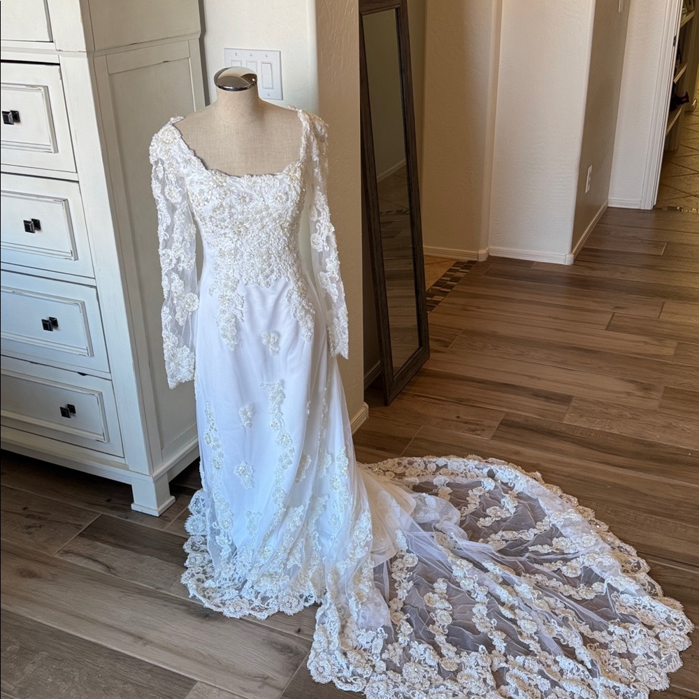 Vintage Ilissa by Demetrios 6 wedding dress